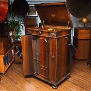 Victrola CREDENZA